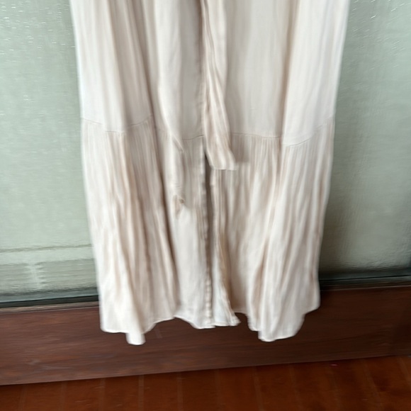 Love Whit Women's Nude Pink Satin Hourglass V size Large - Picture 9 of 12